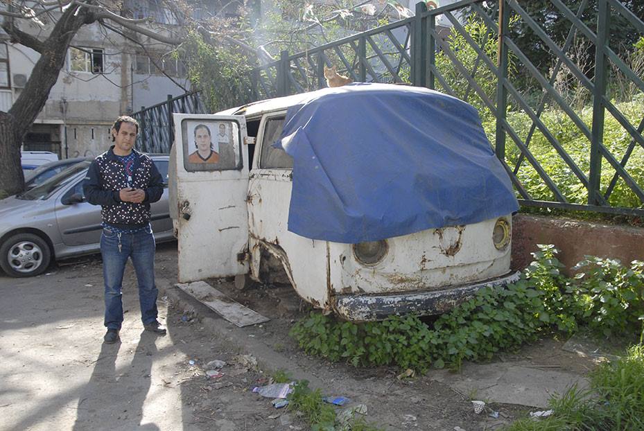 صورة الجزائري المقيم في العربة