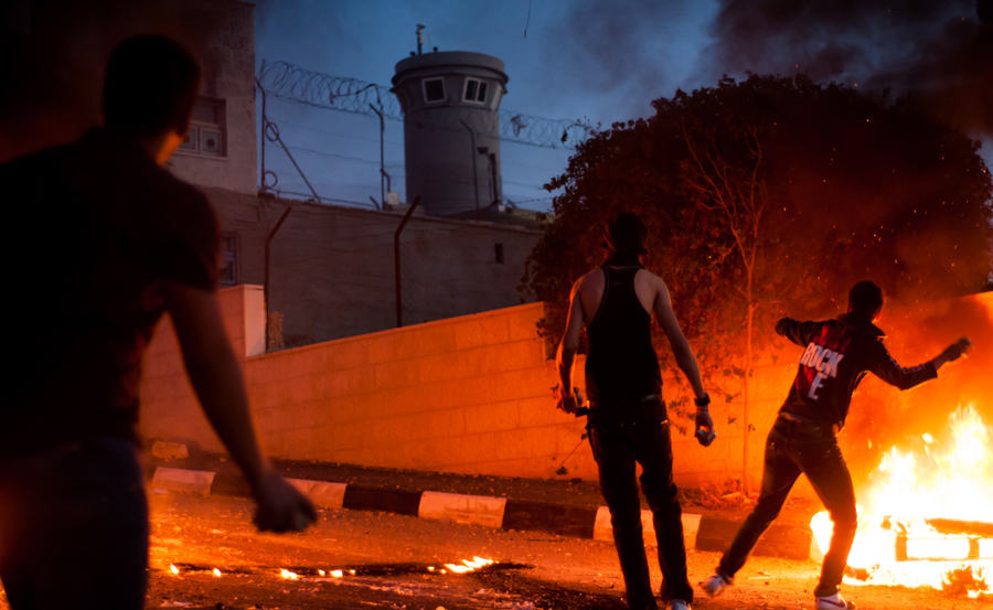 برج عسكري في الضفة 