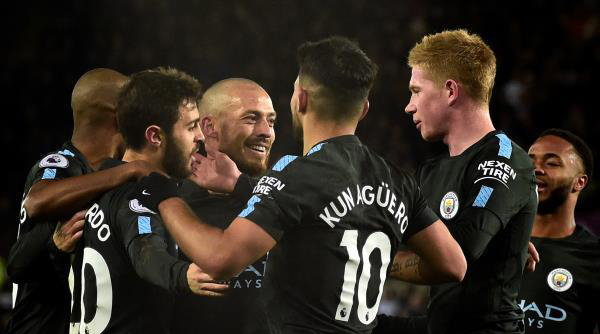 فرحة لاعبي السيتي بالفوز