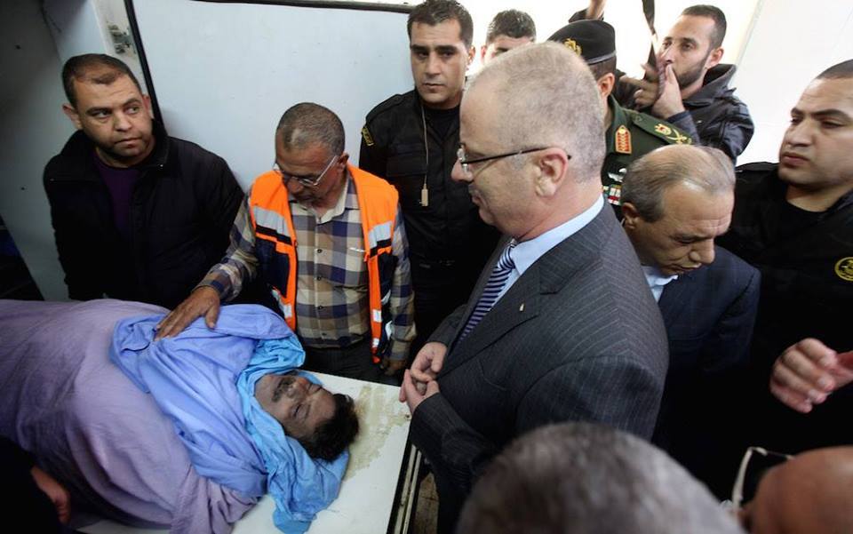 الحمد الله خلال وداع الشهيد زياد أبو عين