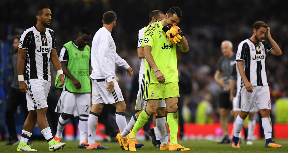 حزن لاعبي اليوفي بعد الخسارة أمام الريال