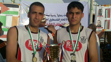 أبطال منتخب الطائرة الشاطئية عبد الرحمن طافش وخالد العرقان