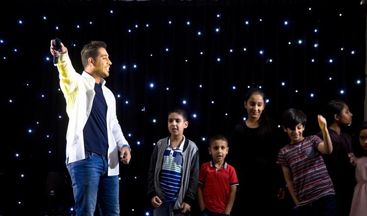 "ضوء من الصوت".. رسائل أمل للاجئين السوريين 