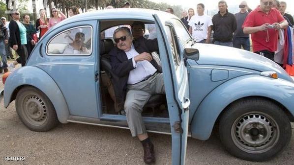 "أفقر رئيس"يرفض مليون دولار ثمنا لسيارته