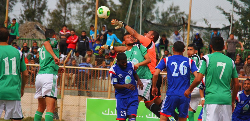 جانب من مباراة خدمات رفح وخدمات الشاطئ