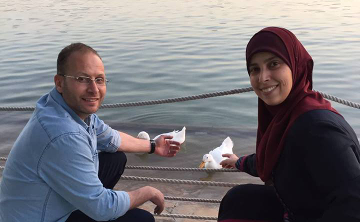 الأسيرة المحررة أحلام التميمي وزوجها نزار التميمي