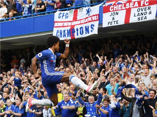 فرحة ويليان بهدفه أمام سندرلاند