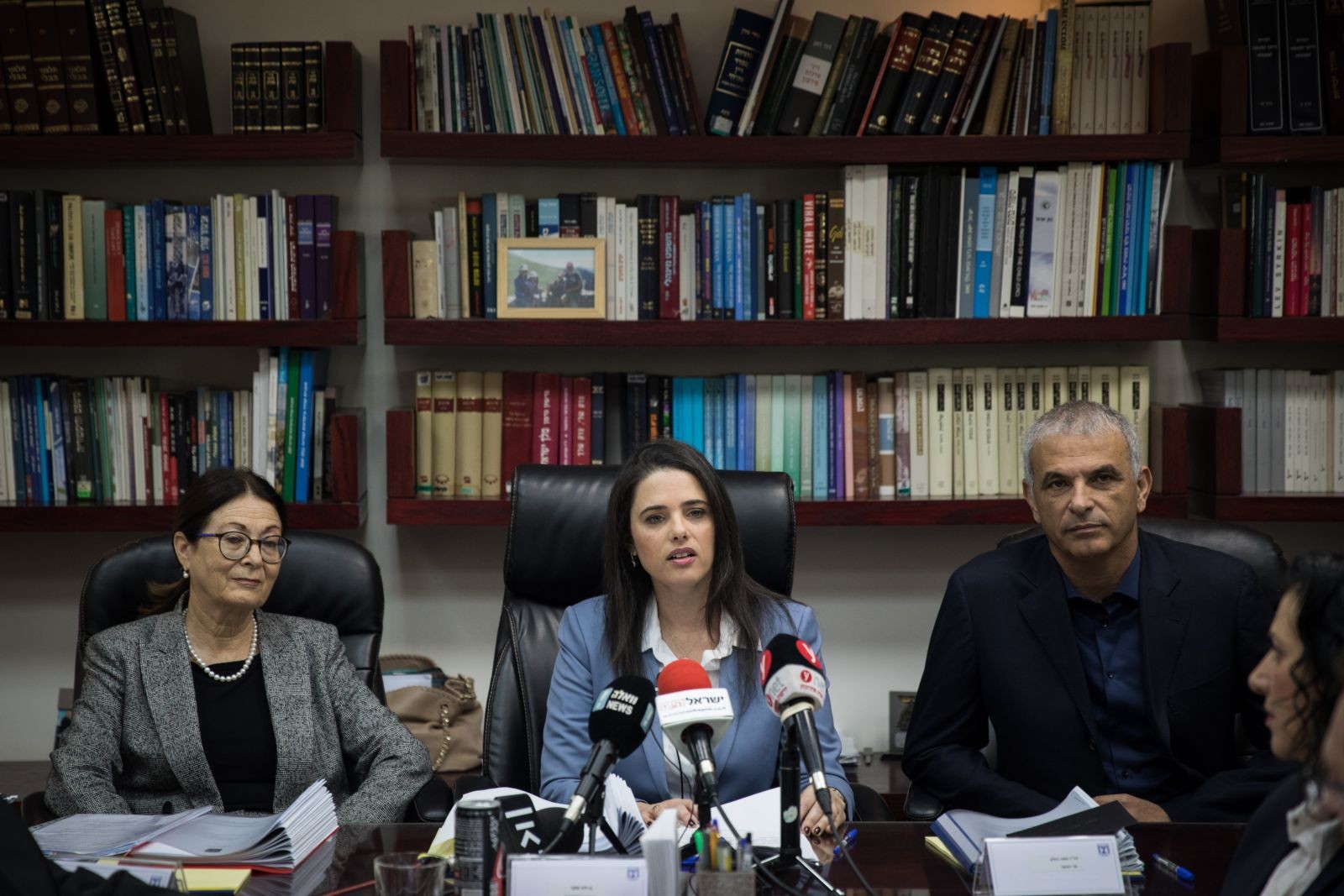 الفضيحة الجنسية بسلك القضاء تشعل الرأي العام الإسرائيلي