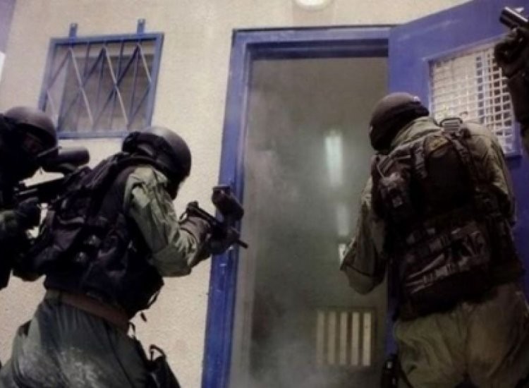 اعتداء الاحتلال على الأسرى