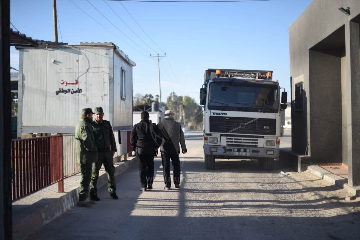 الشيخ يصدر تعليمات بسحب موظفي السلطة من المعابر