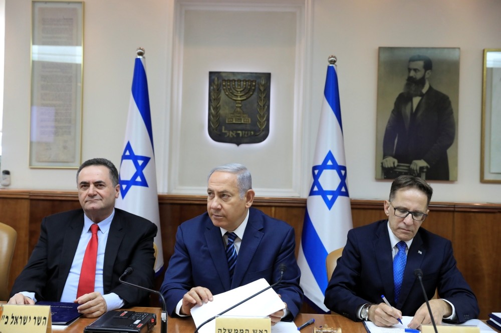 من المتوقع أن يوافق مجلس وزراء الاحتلال السياسي الأمني "الكابينيت" على خفض كبير في عائدات الضرائب