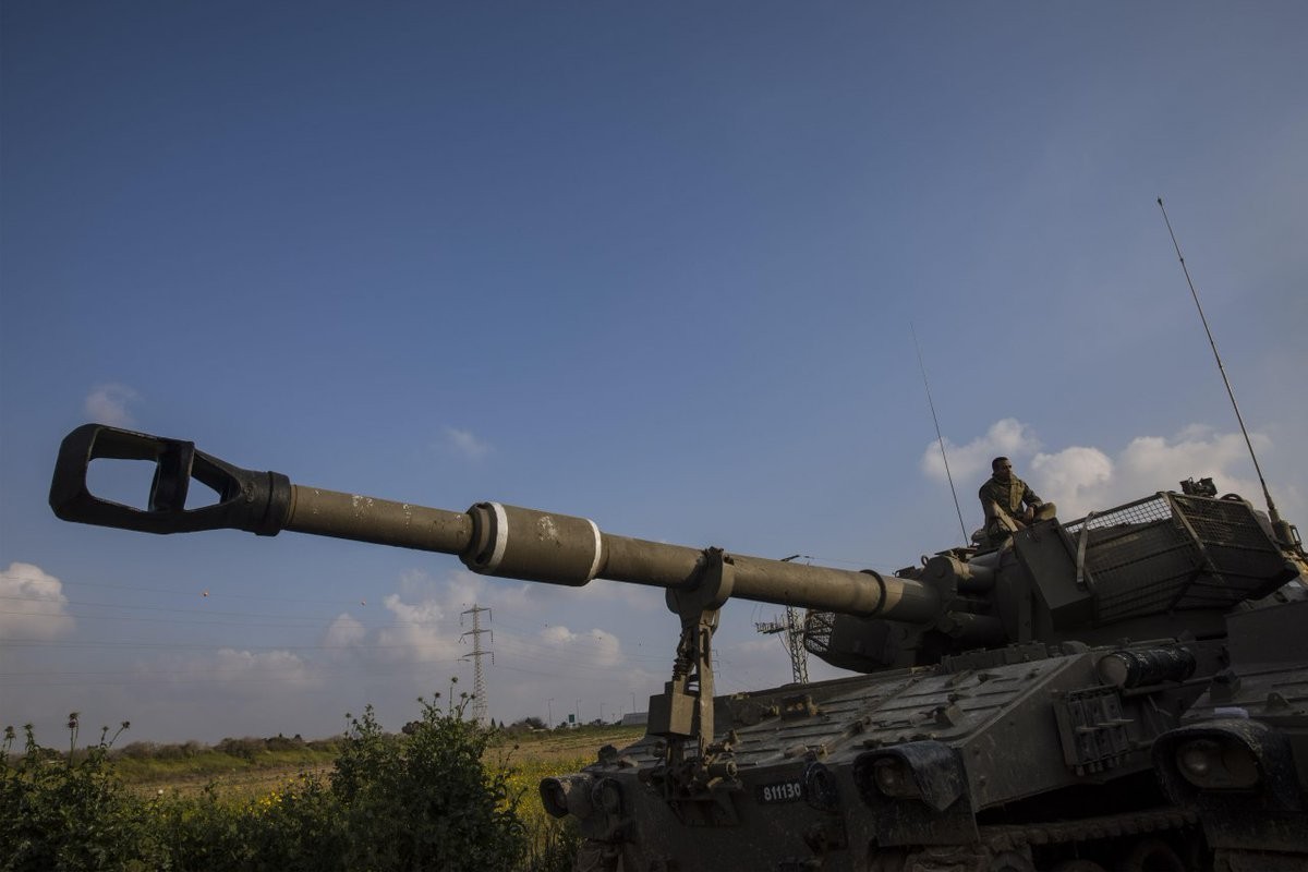 هآرتس: الأوضاع بين غزة وإسرائيل تتجه نحو تهدئة مؤقتة.jpg