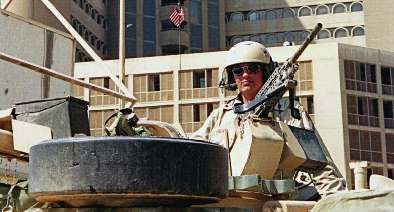 موقع عبري: قوات أمريكية تتجه إلى دولة عربية... ماذا يحدث مع إيران