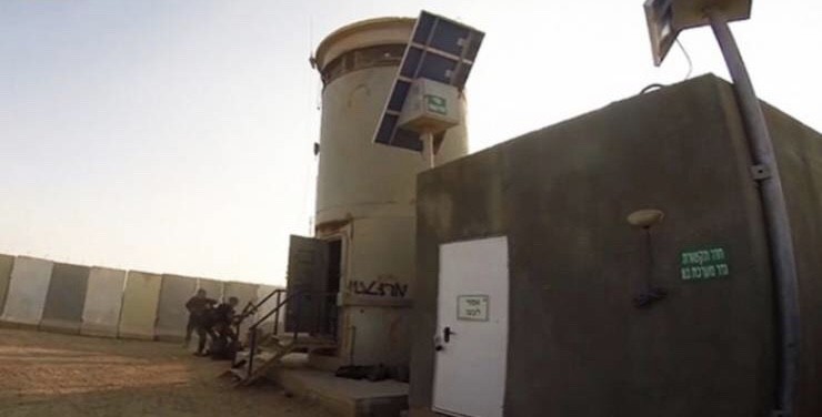 عملية نفذتها المقاومة الفلسطينية بموقع ناحل عوز العسكري عام 2014(صورة ارشيفيك)