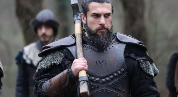 عشاق "قيامة أرطغرل" يترقّبون مصير "تورغوت آلب"