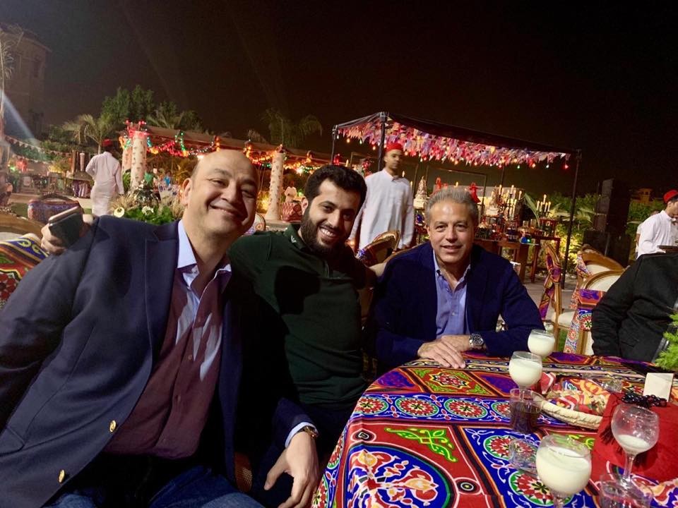 آل الشيخ في المنتصف