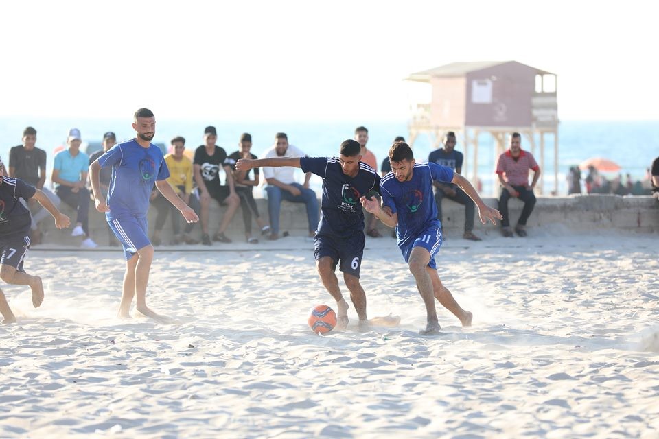 جانب من مباراة الهلال والشاطئ