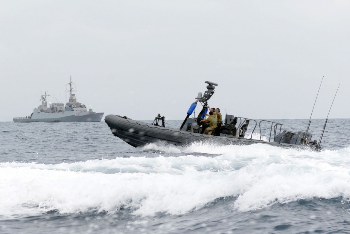 زورق حربي اسرائيلي يخرق المياه اللبنانية