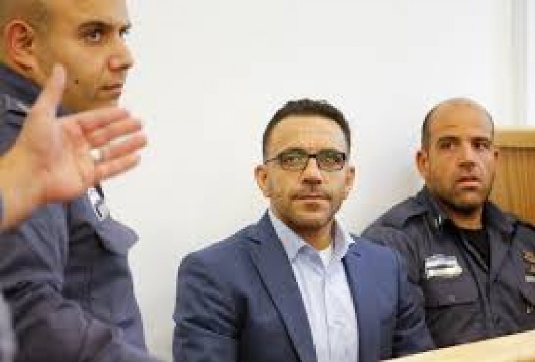 الاحتلال يُجدد قرار منع محافظ القدس من دخول الضفة