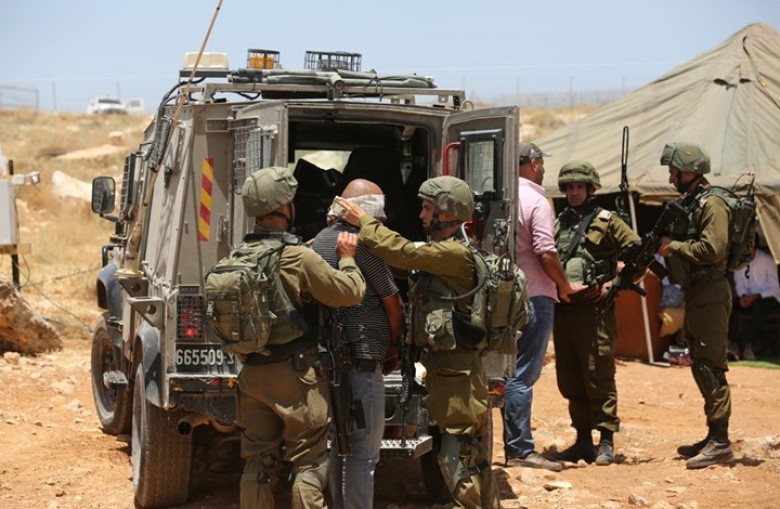 هكذا يلاحق جيش الاحتلال الفلسطينيين بالضفة