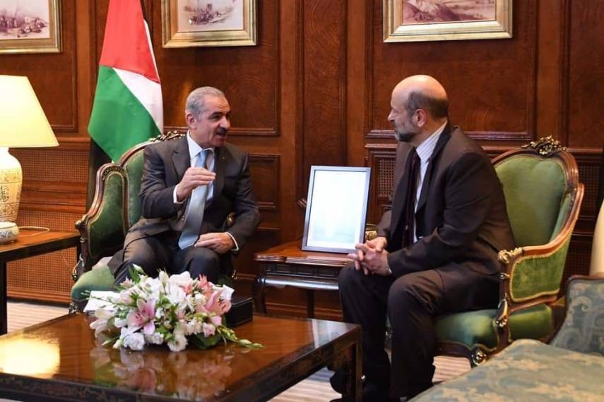 صورة خلال اللقاء