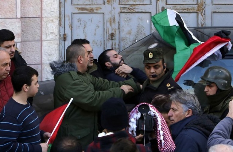 مستشرق إسرائيلي: السلطة تقلص هامش حرية الصحافة بالضفة