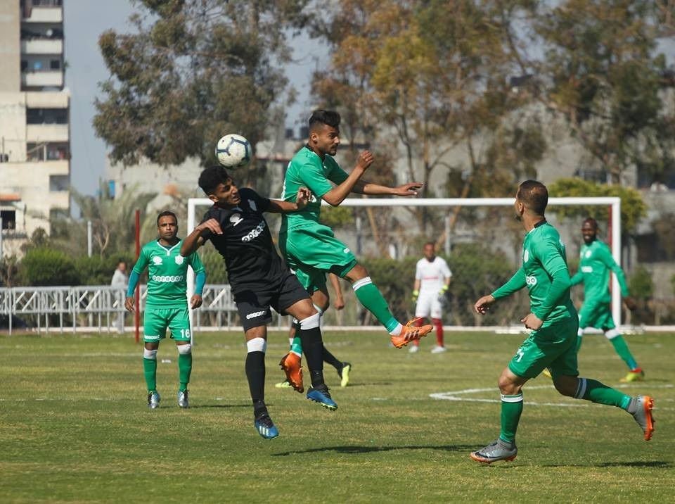 جانب من مباراة سابقة بين الطرفين