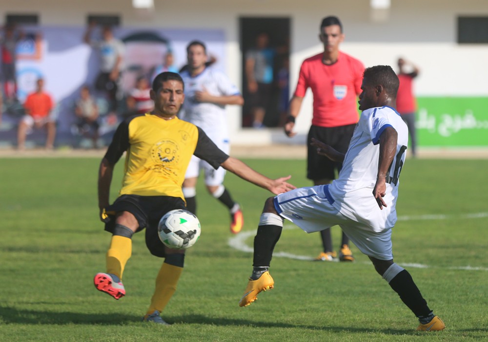 جانب من مباراة سابقة بين الفريقين