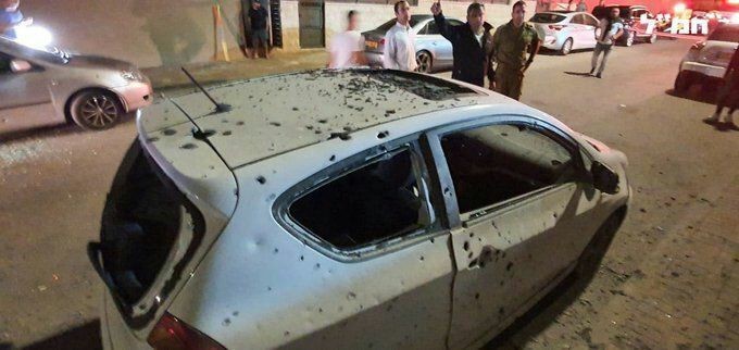 صورة لتضرر سيارات المستوطنين جراء قصف المقاومة