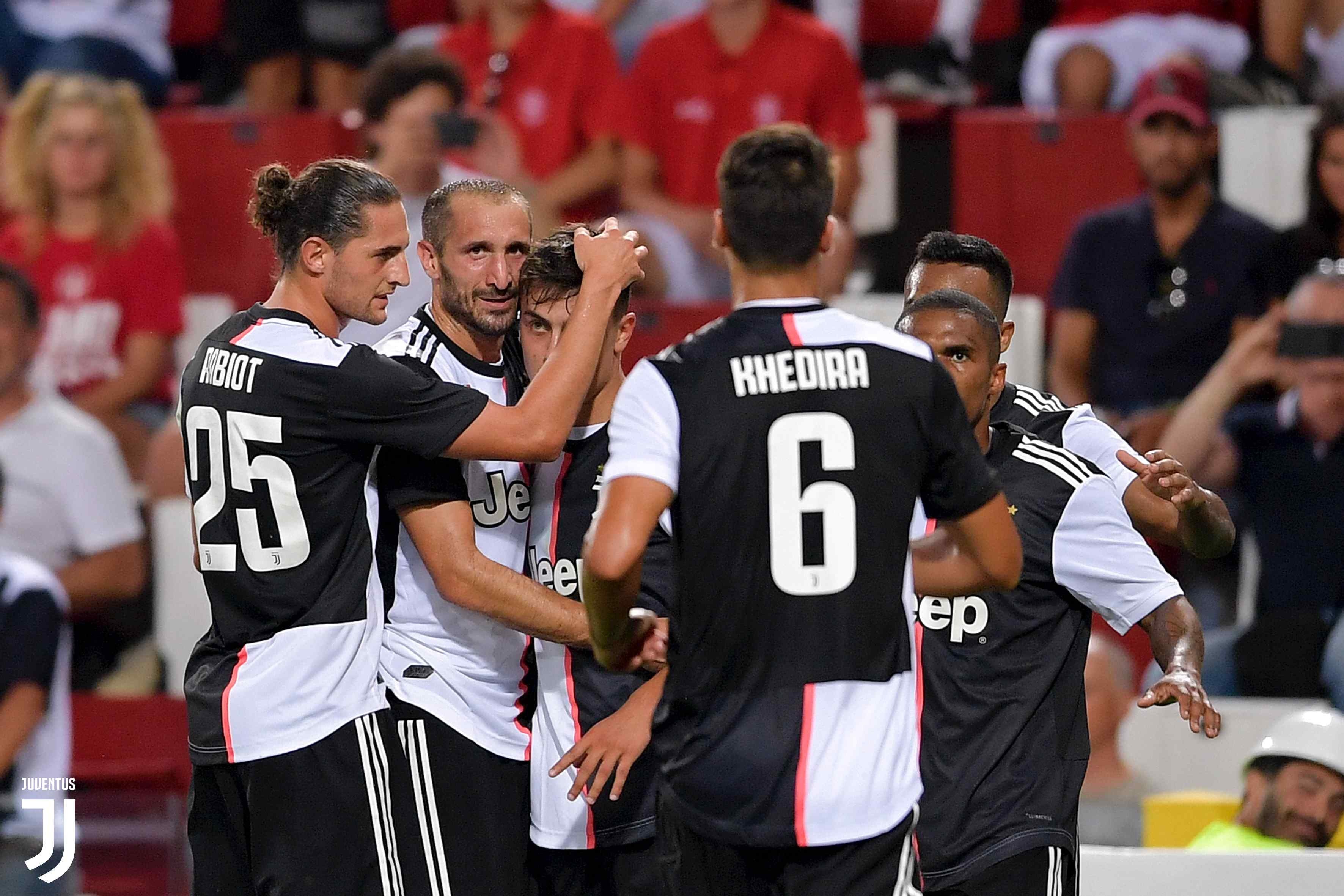 لاعبو اليوفي