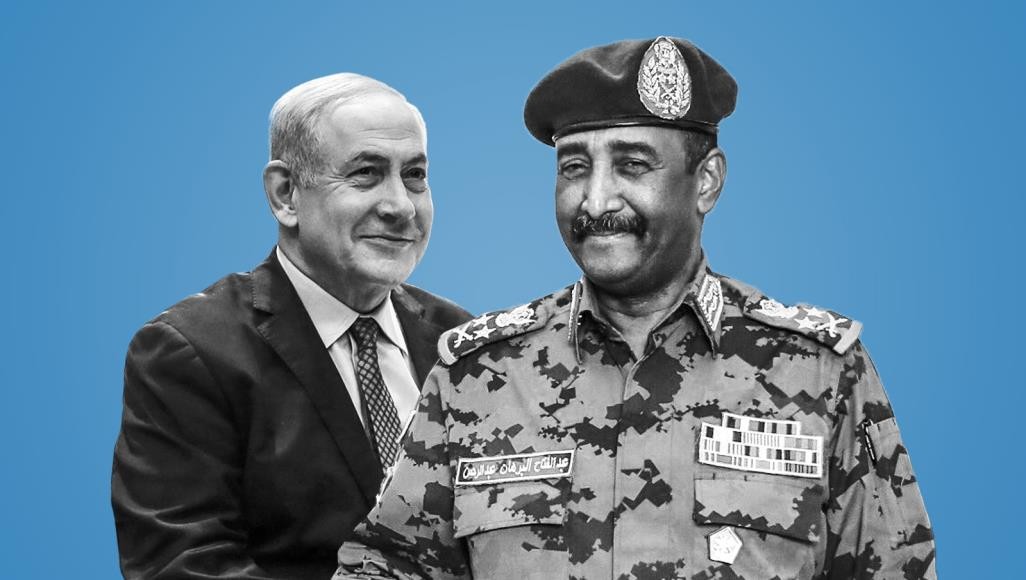 اللقاء بين البرهان (يمين) ونتنياهو أثار جدلا ما زال مستمرا في الشارع السوداني