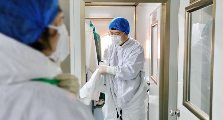 الصحة الأمريكية: نطور لقاحا محتملا ضد فيروس كورونا المستجد