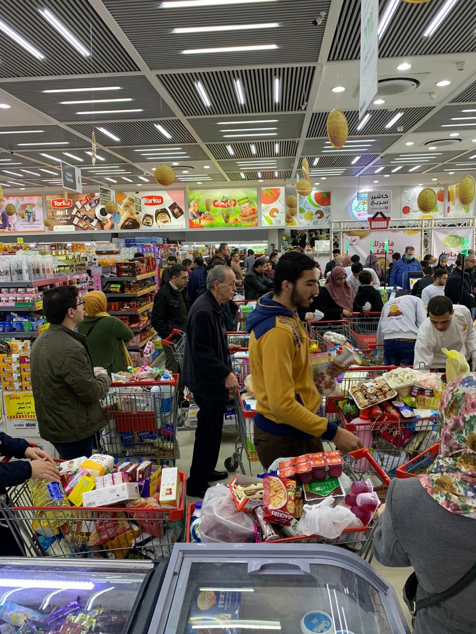 الاقتصاد: مخزون البضائع متوفر والبضائع تدخل بشكل يومي