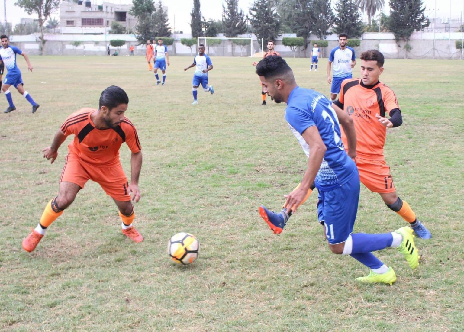 الغلبان يمينا