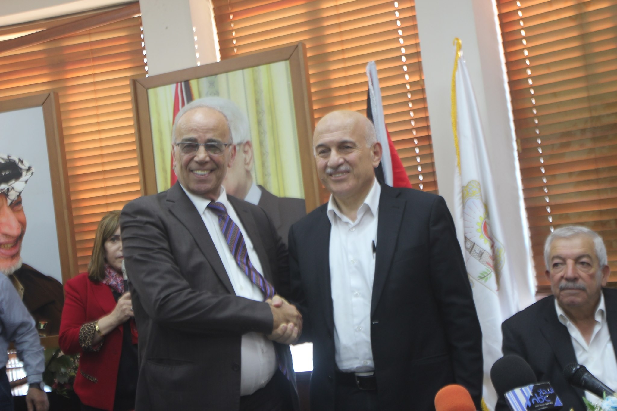 استقالة رئيس بلدية نابلس احتجاجا على تدخلات المحافظ