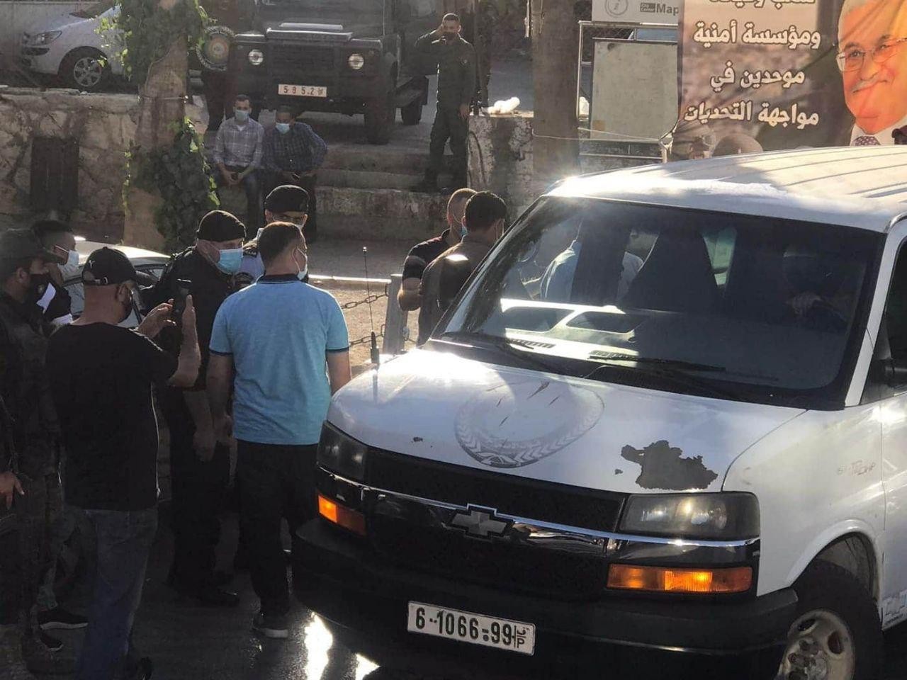 صورة أثناء قمع أجهزة السلطة التظاهرة