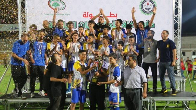 جانب من تتويج أكاديمية تشامبيونز باللقب