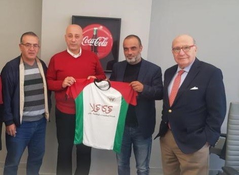 الغول الثاني يمينا