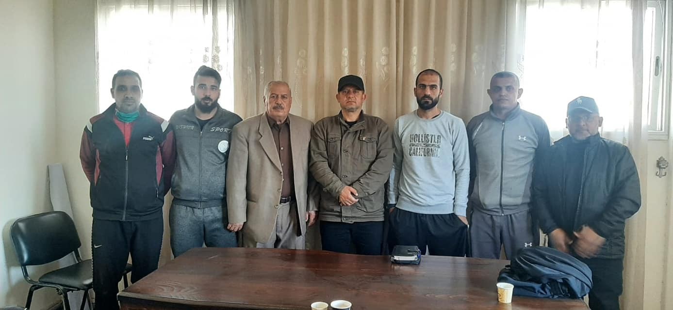 الجهاز الفني الجديد للتفاح