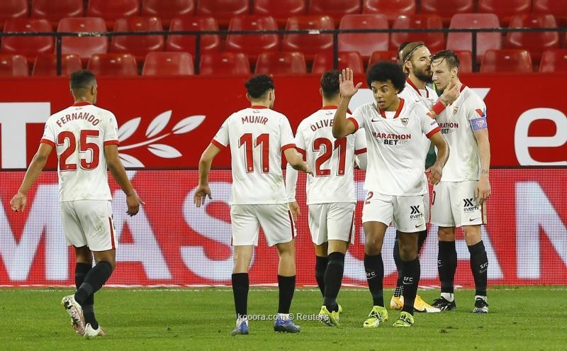 فرحة لاعبي إشبيلية بالفوز