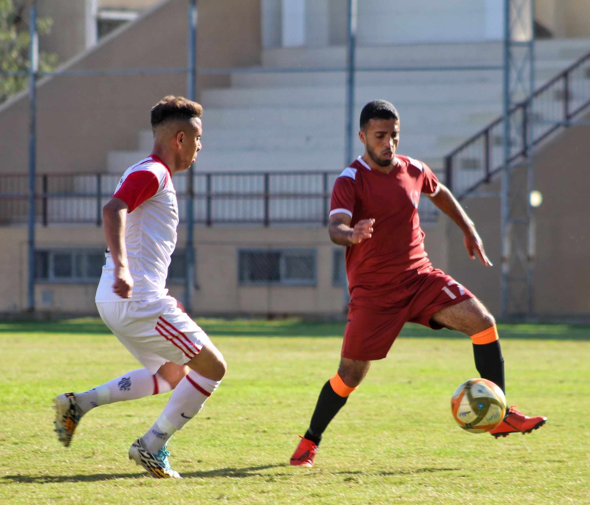 جانب من أحد مباريات دوري الأولى