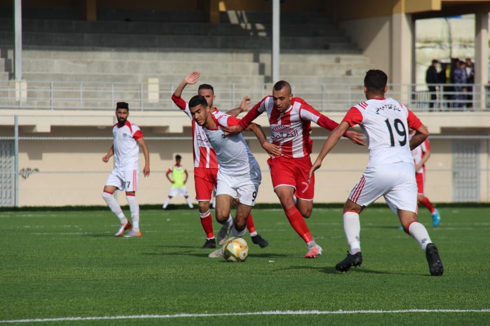 جانب من أحد مباريات دوري الأولى
