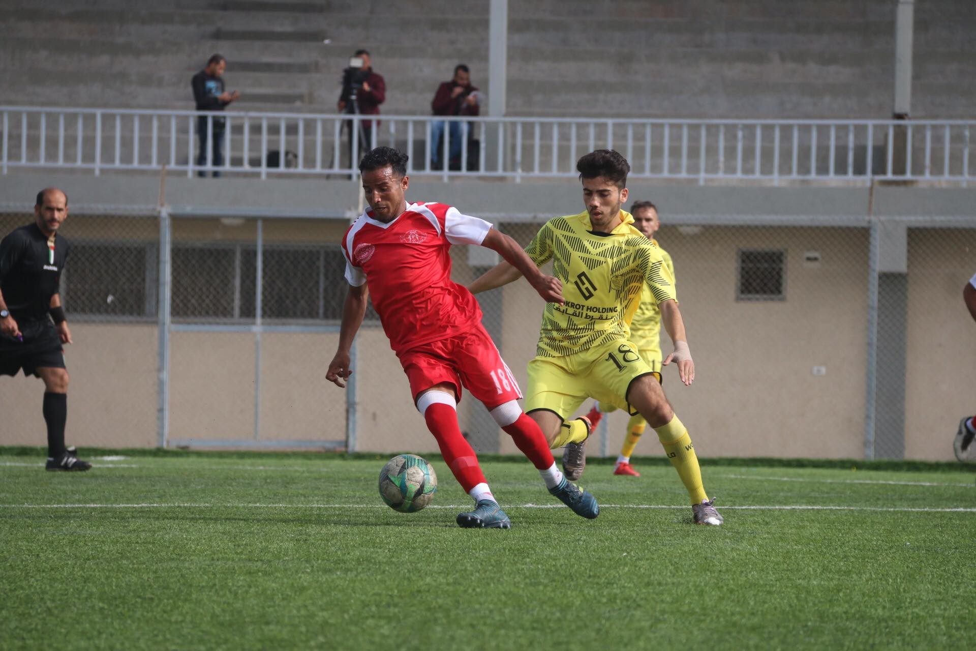جانب من أحد مباريات دوري الأولى
