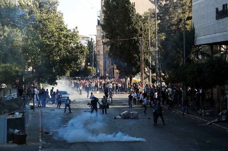 قمع بلطجية السلطة للتظاهرات رام الله السلمية