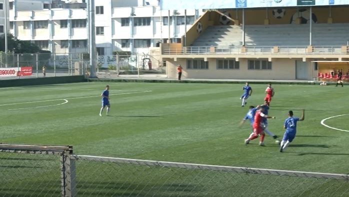جانب من أحد مباريات دوري الأولى