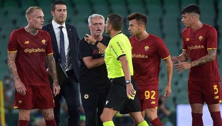 مورينيو في المنتصف