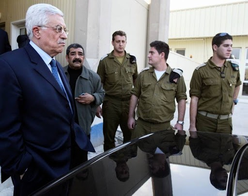 بعد رفضت بينيت مقابلته  .. عباس سيلتقي  بوزيرين إسرائيليين