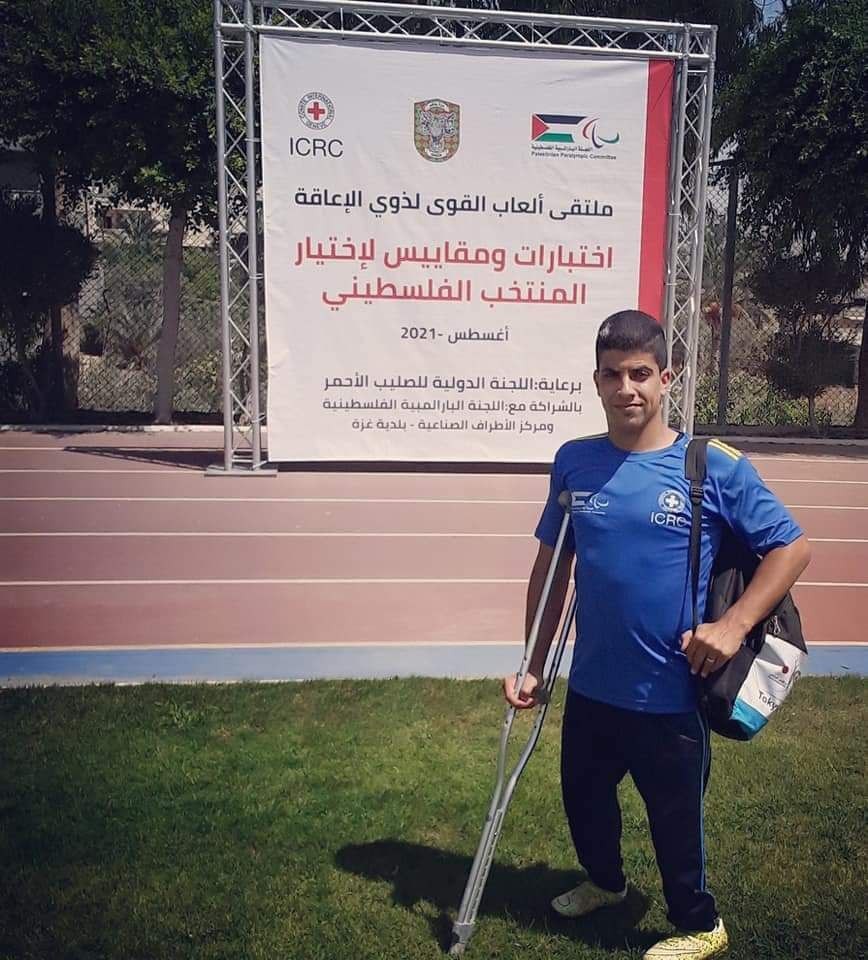 أبو عويض.. يقهر الإعاقة بممارسة الرياضة