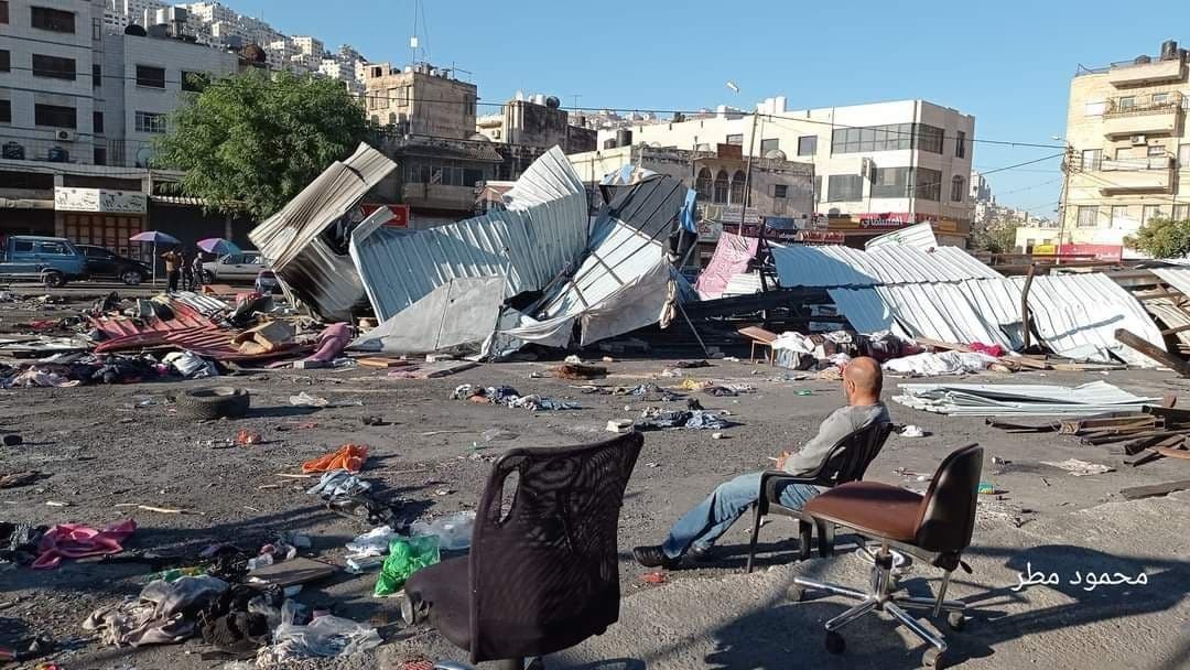 بلدية نابلس تهدم سوق البضائع المستعملة شرق نابلس