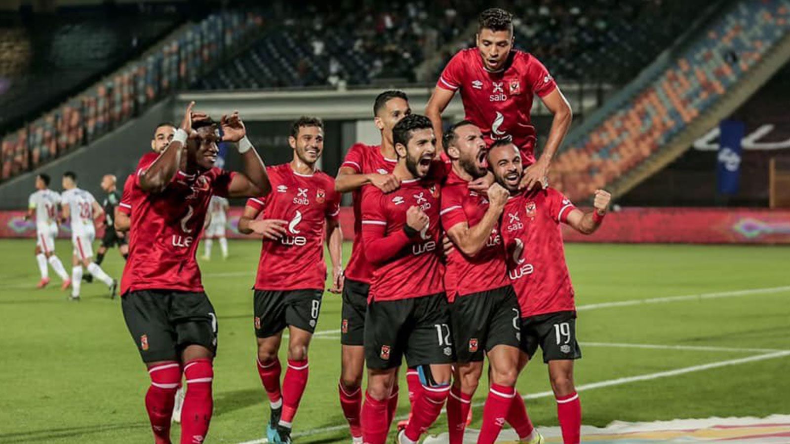 لاعبو الأهلي